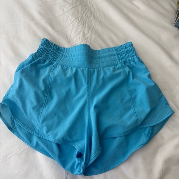 Lululemon Hotty Hot Shorts size 2 - Picture 1 of 3